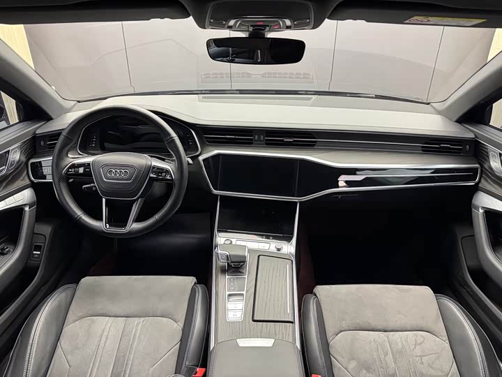 Фото 5 - Audi A6L