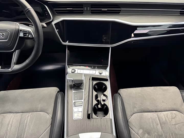 Фото 6 - Audi A6L