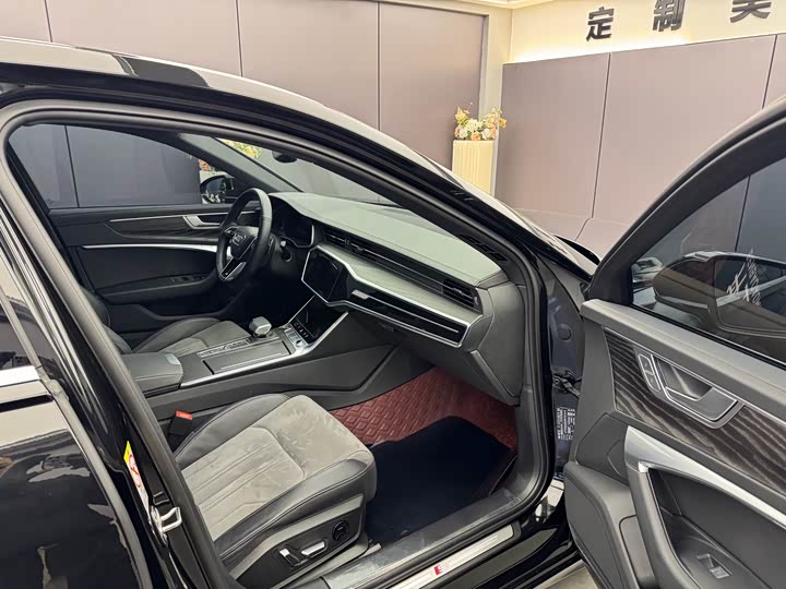 Фото 7 - Audi A6L