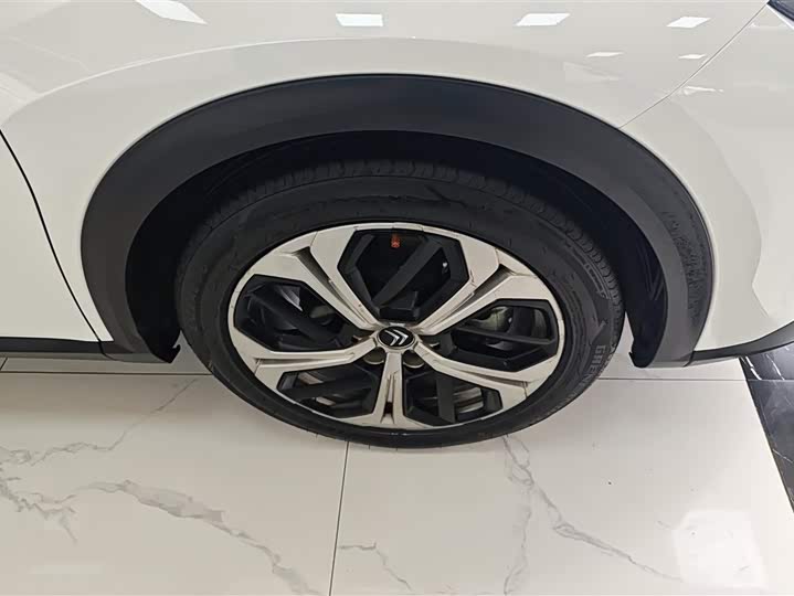 Фото 6 - Citroen C5 X