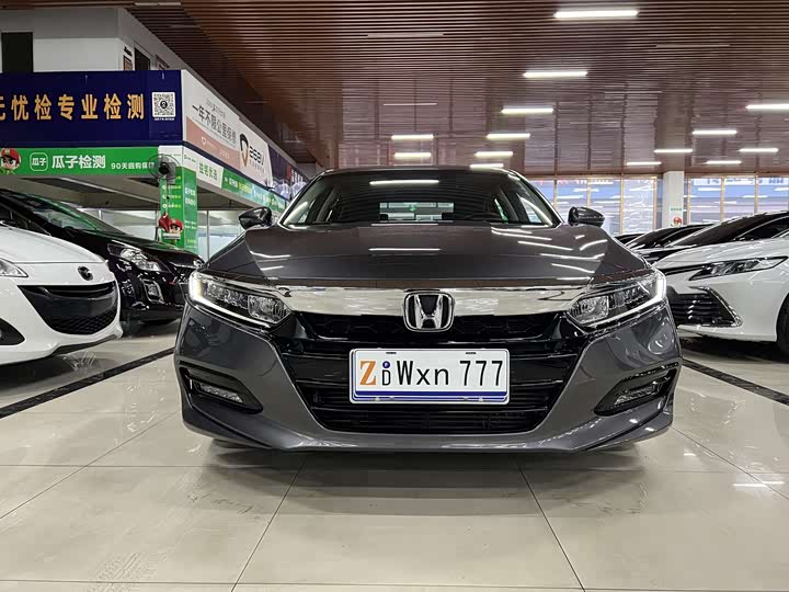 Фото 2 - Honda Accord