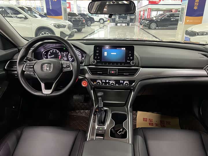 Фото 6 - Honda Accord