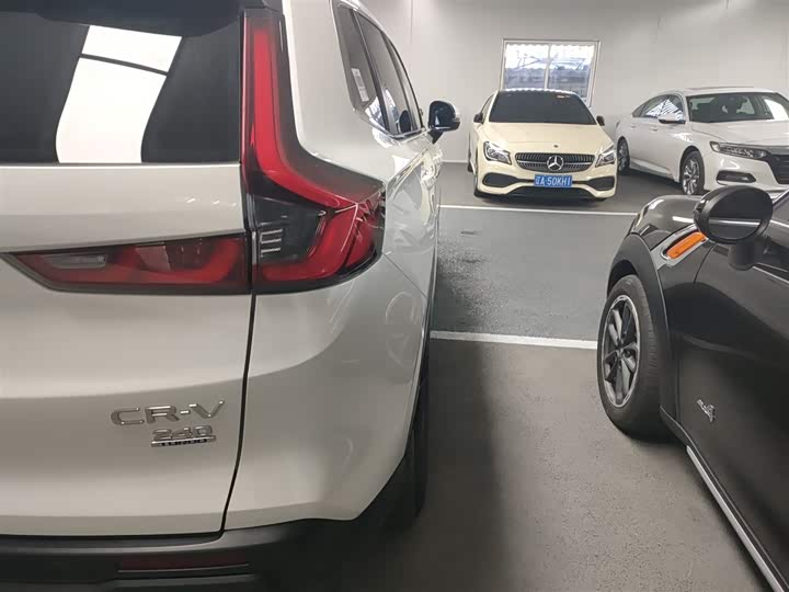 Фото 8 - Honda CR-V