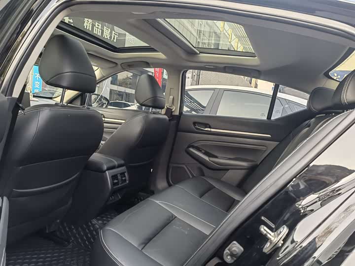 Фото 8 - Nissan Teana