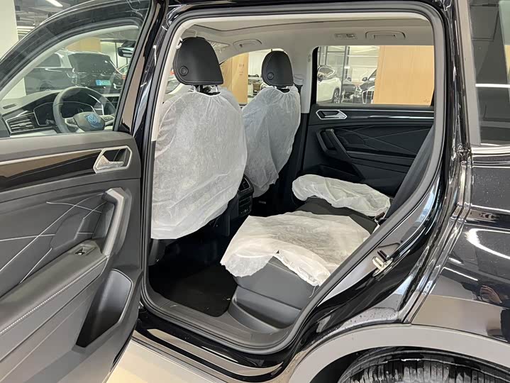 Фото 6 - Volkswagen Tiguan L Hybrid