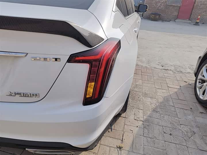 Фото 8 - Cadillac CT5