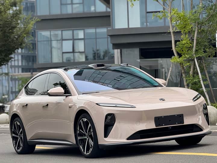 Фото 1 - Nio ET5