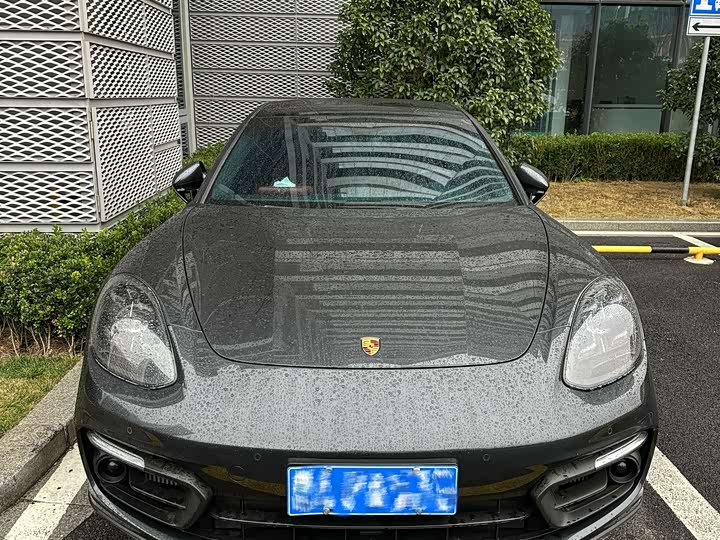 Фото 2 - Porsche Panamera