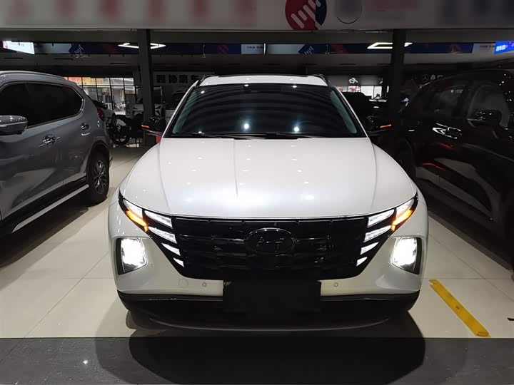 Фото 3 - Hyundai Tucson L