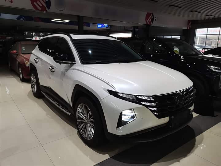 Фото 4 - Hyundai Tucson L