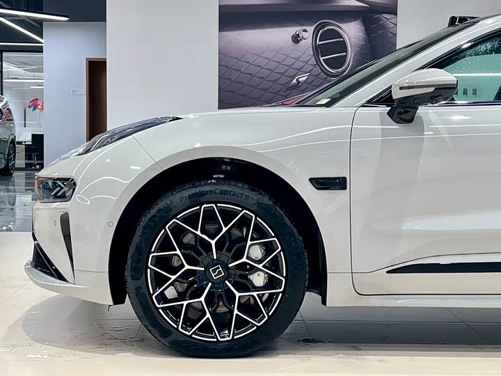 Фото 3 - Zeekr 001