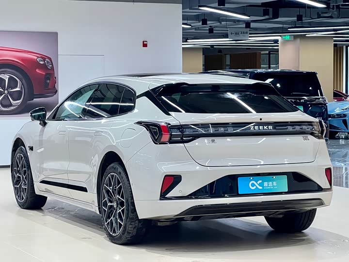 Фото 5 - Zeekr 001