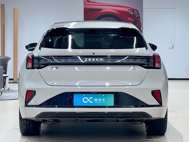 Фото 6 - Zeekr 001