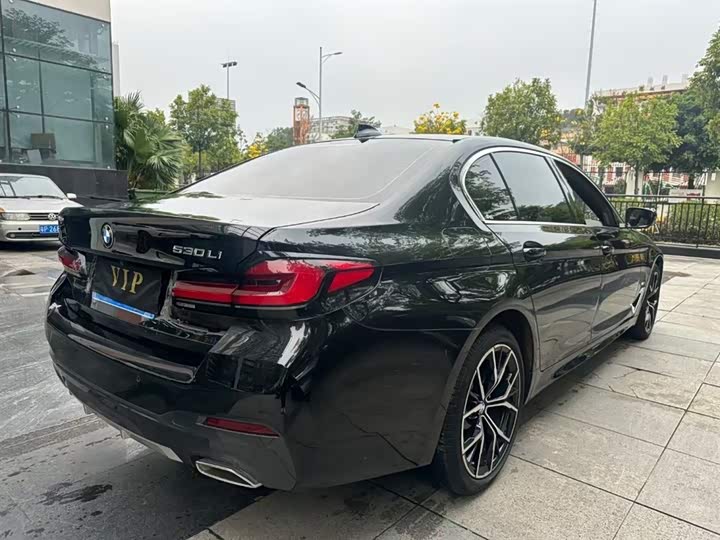 Фото 8 - BMW 5 Series