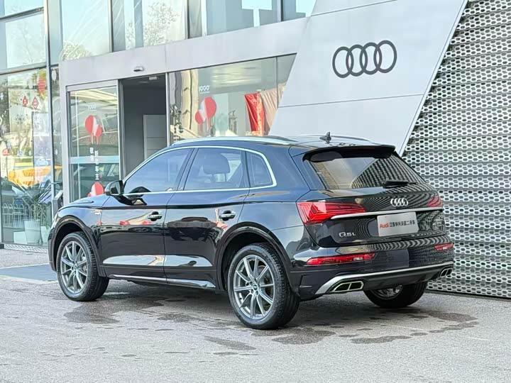 Фото 4 - Audi Q5L