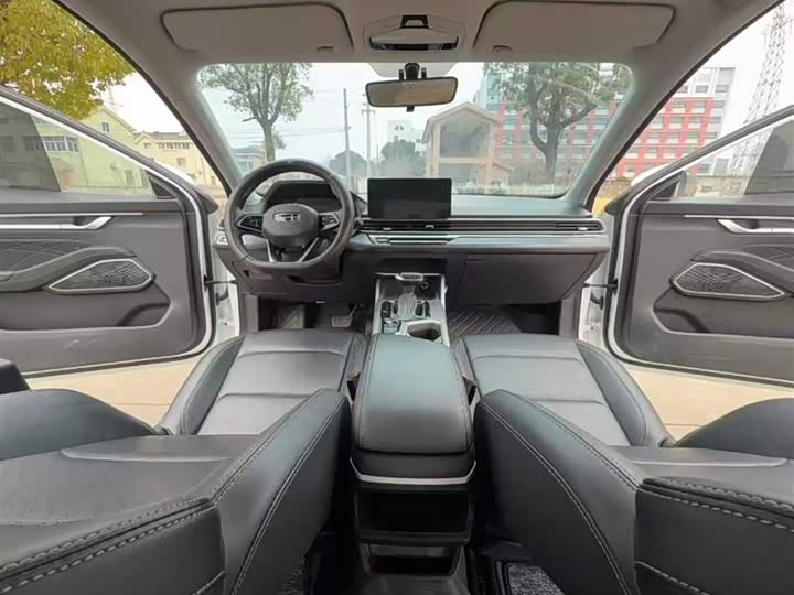 Фото 6 - Geely Emgrand