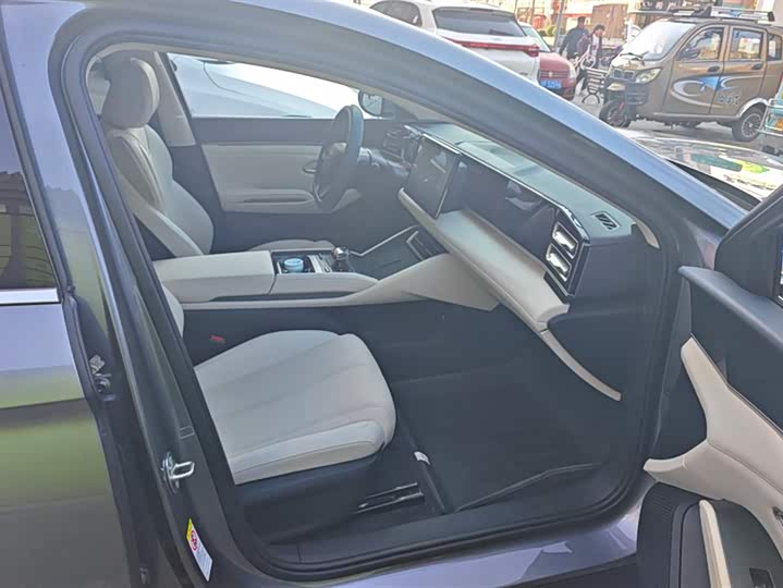 Фото 8 - BYD Qin L