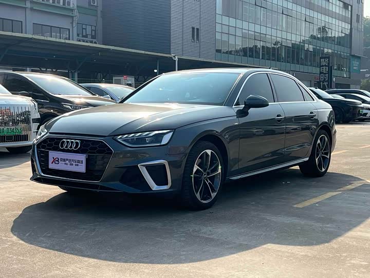 Фото 1 - Audi A4L