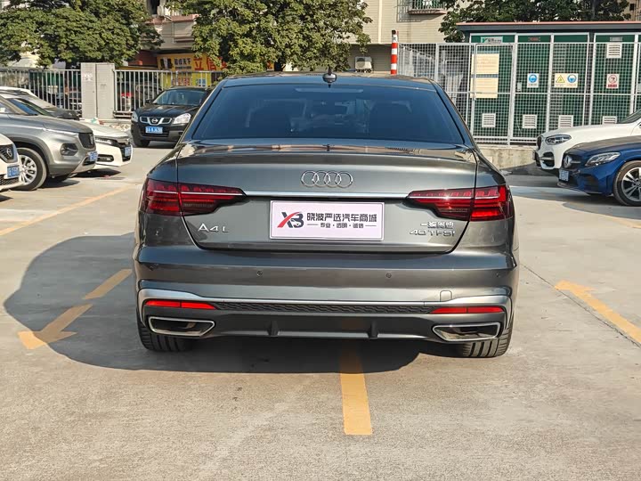 Фото 6 - Audi A4L