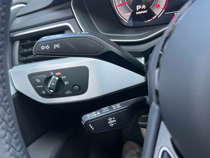 Фото 9 - Audi A4L