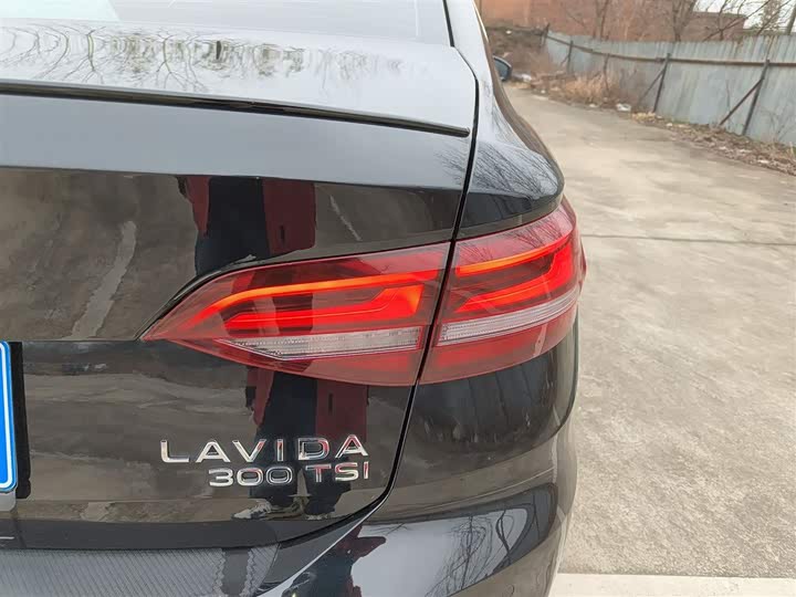 Фото 8 - Volkswagen Lavida