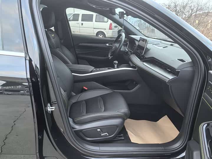 Фото 4 - Geely Preface