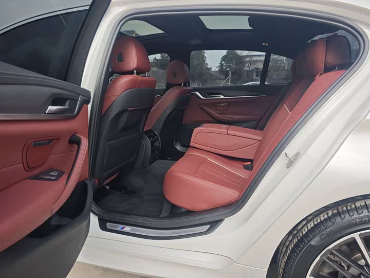 Фото 9 - BMW 5 Series