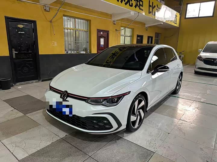 Фото 1 - Volkswagen Golf GTI