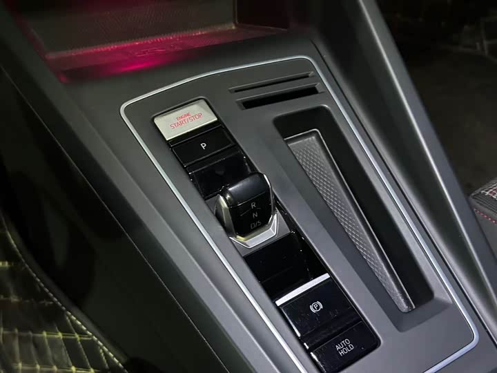 Фото 6 - Volkswagen Golf GTI