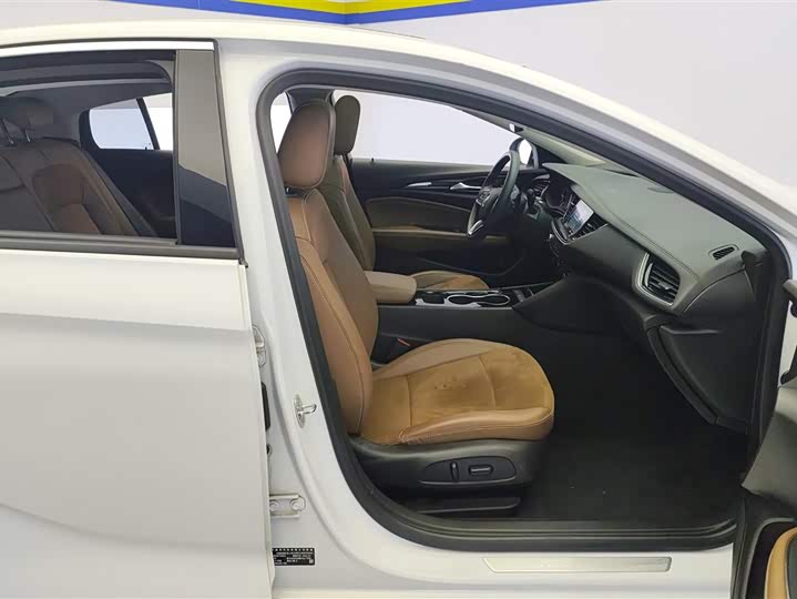 Фото 8 - Buick Regal