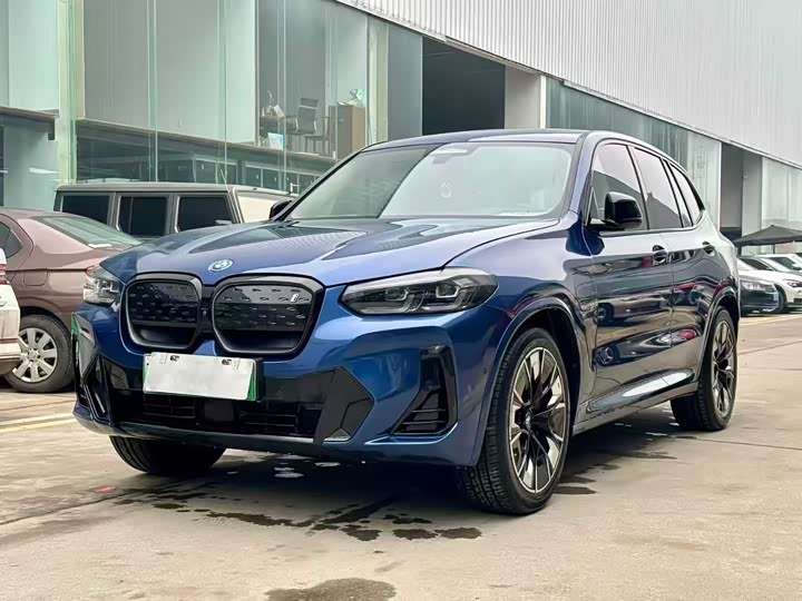 Фото 1 - BMW iX3