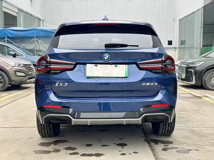 Фото 8 - BMW iX3