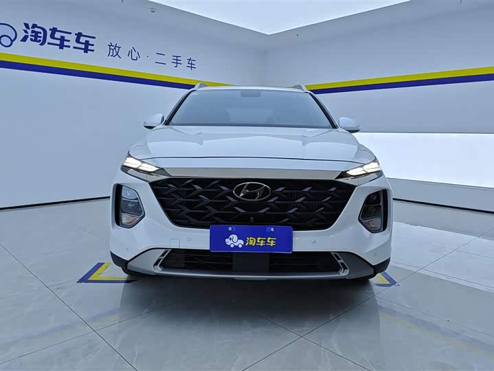 Фото 2 - Hyundai Santa Fe