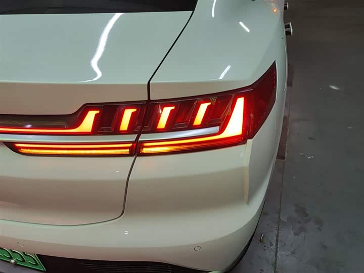 Фото 8 - BYD Han