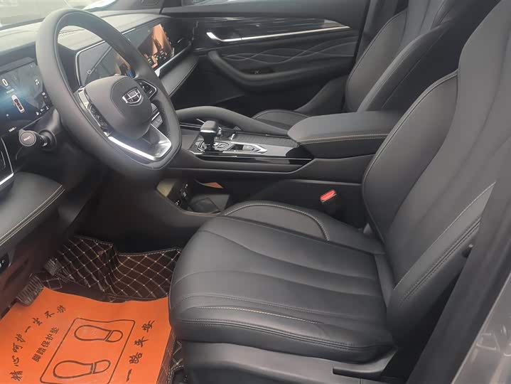 Фото 9 - Geely Monjaro