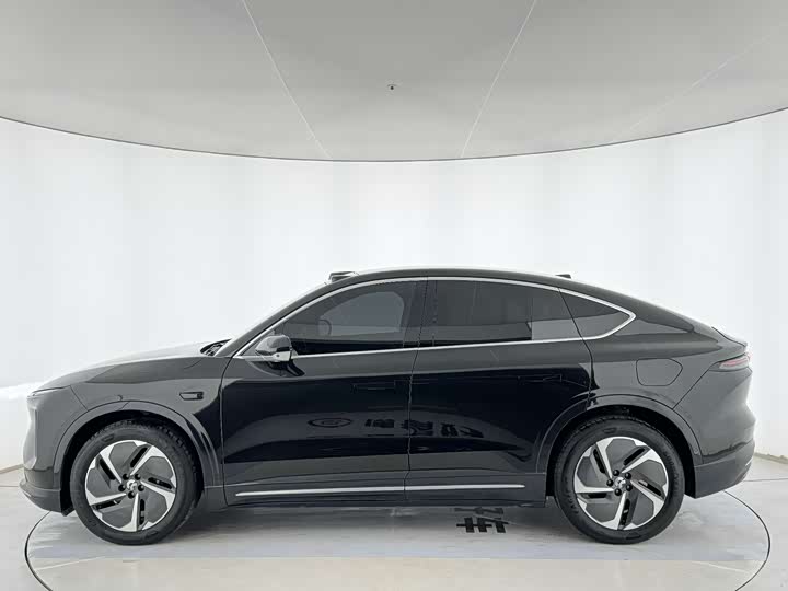 Фото 7 - Nio EC6