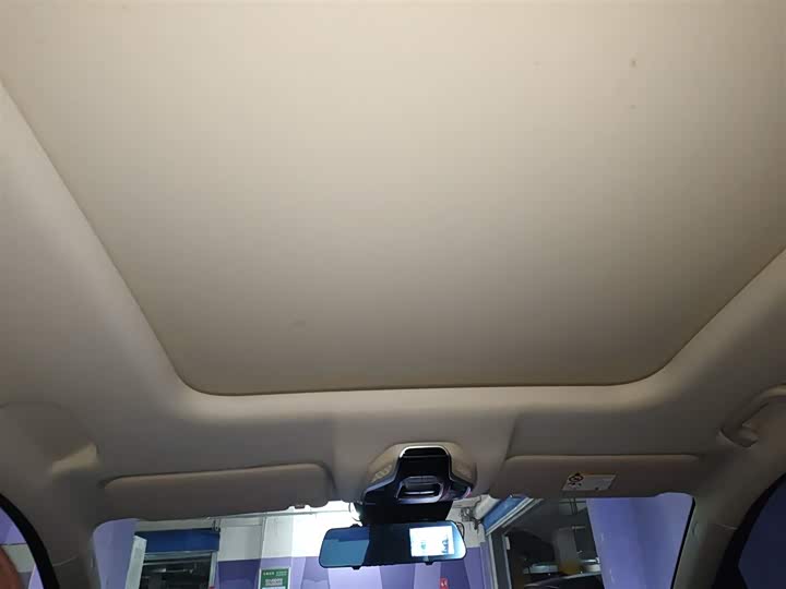 Фото 9 - Geely Okavango