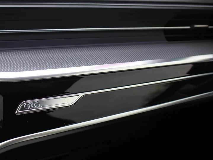 Фото 9 - Audi A6L