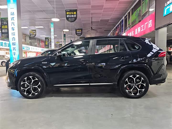 Фото 8 - Toyota Wildlander Hybrid