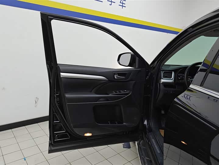 Фото 7 - Toyota Highlander