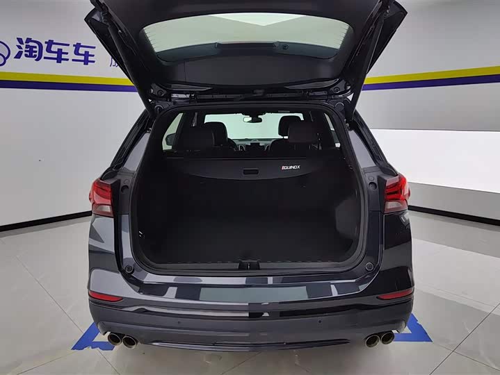 Фото 4 - Chevrolet Equinox