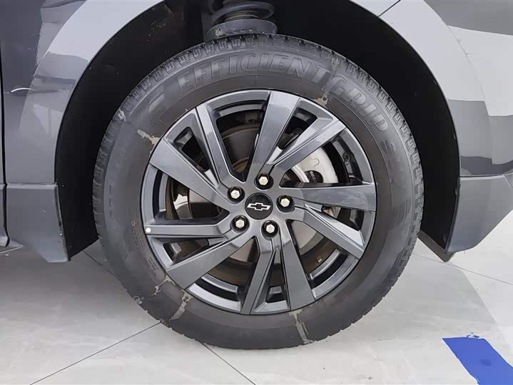 Фото 6 - Chevrolet Equinox