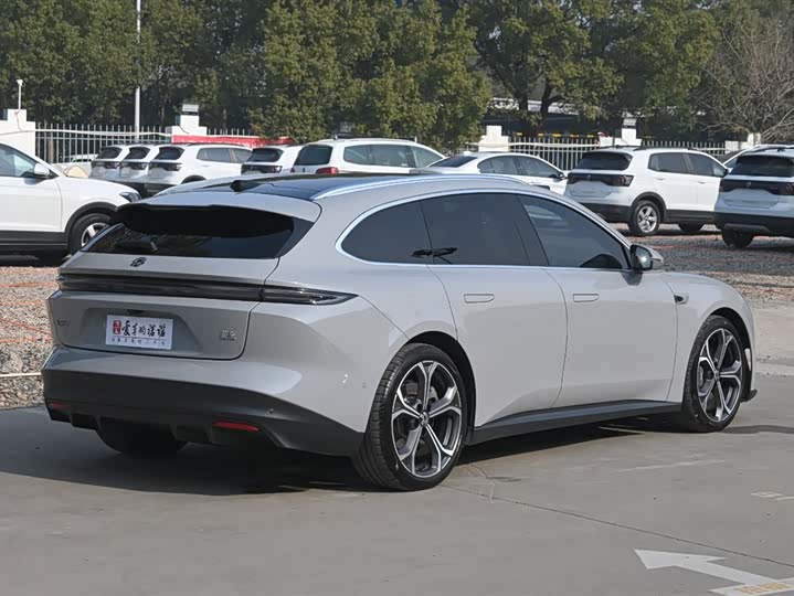 Фото 6 - Nio ET5T