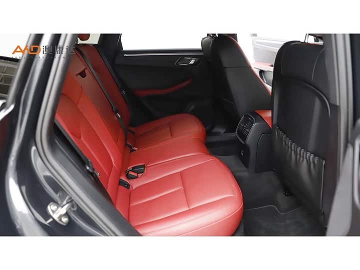 Фото 8 - Porsche Macan