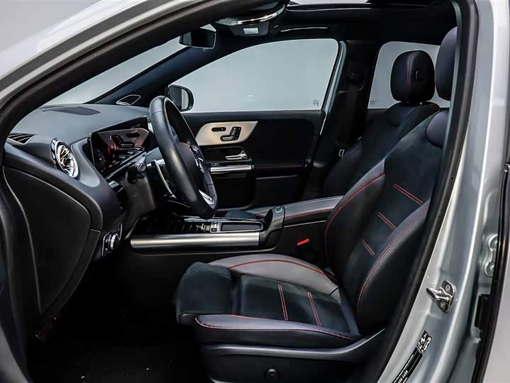 Фото 9 - Mercedes-Benz GLA-Class AMG