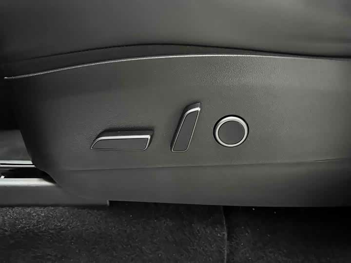 Фото 4 - Tesla Model Y