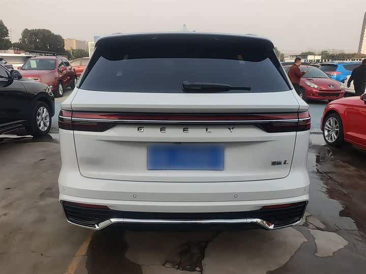 Фото 6 - Geely Monjaro