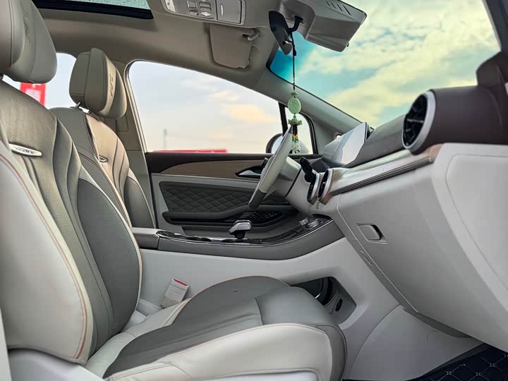 Фото 8 - Dongfeng Forthing Yacht