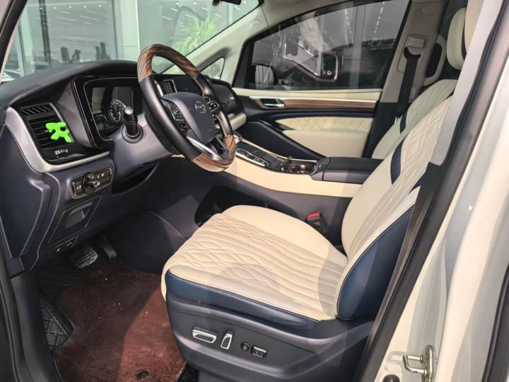 Фото 9 - GAC Trumpchi M8