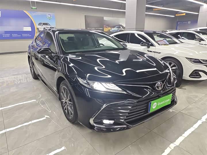 Фото 4 - Toyota Camry